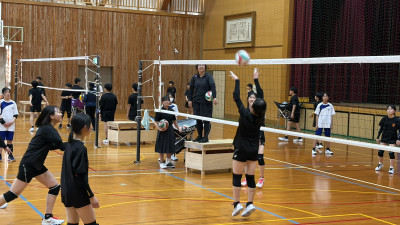 女子バレー (13)
