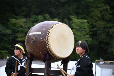 黄 (12)